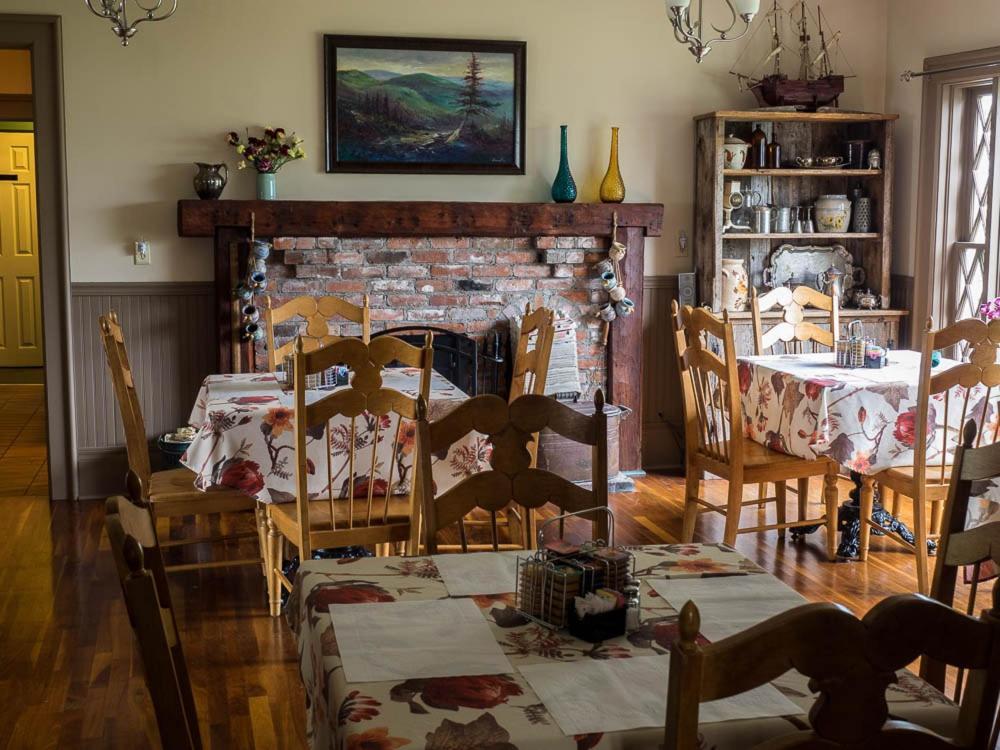 St. Martins Country Inn & Vaughan'S Restaurant Esterno foto